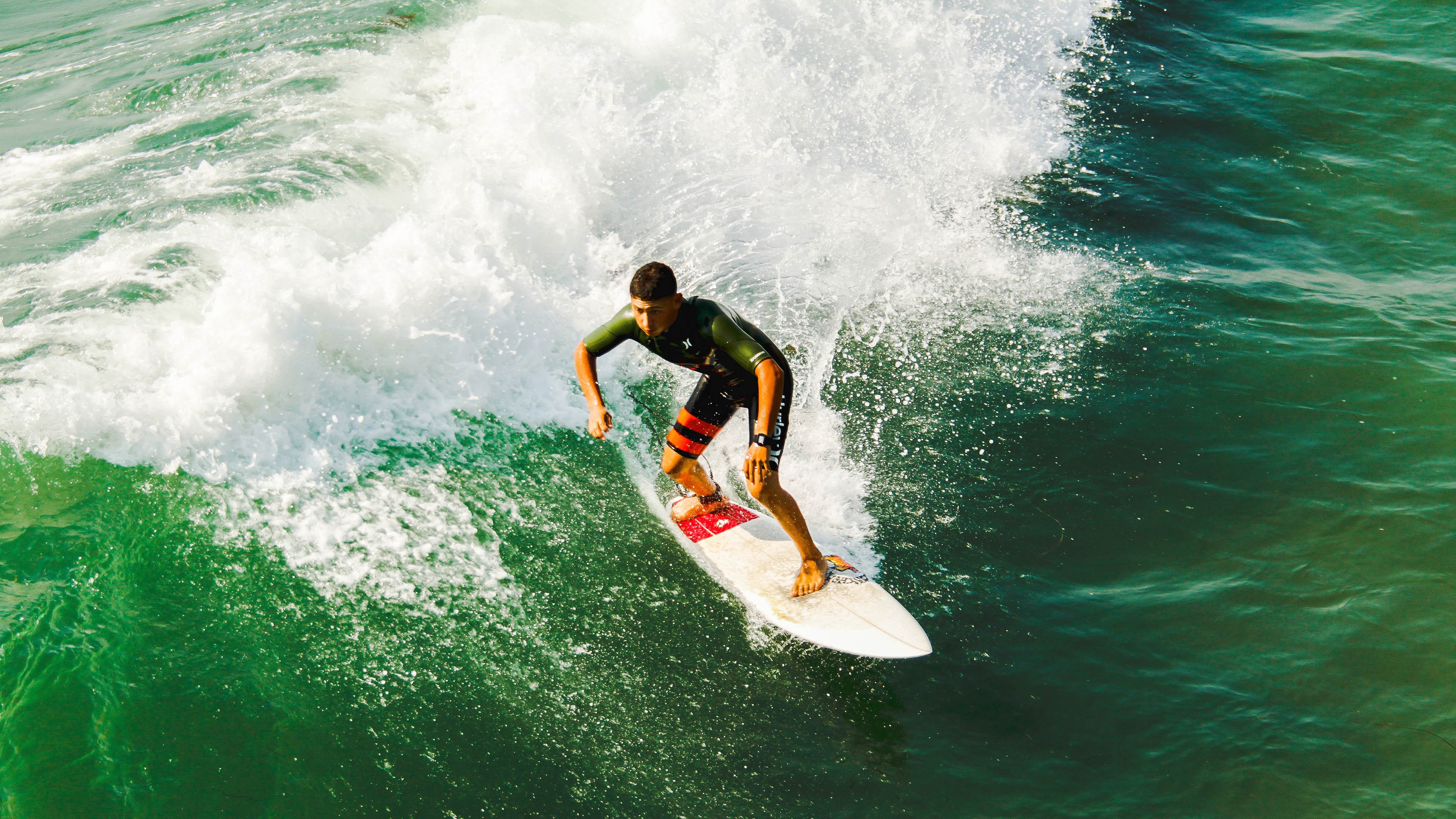 leyu乐鱼体育综合-室外骑行嘉年华：绿色出行新体验，户外骑行装备视频