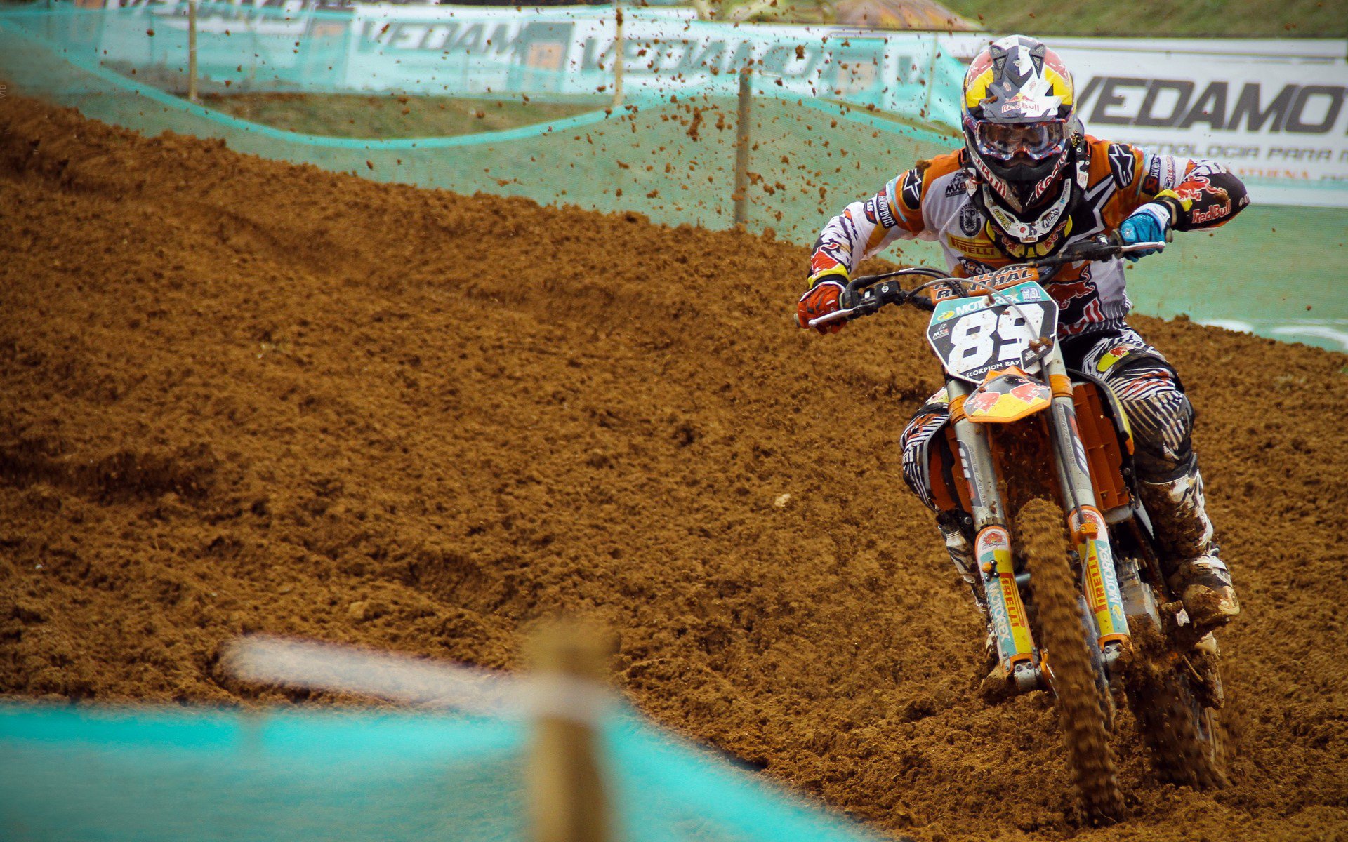 德甲足球文化深入人心，影响广泛，德甲球队关系探究